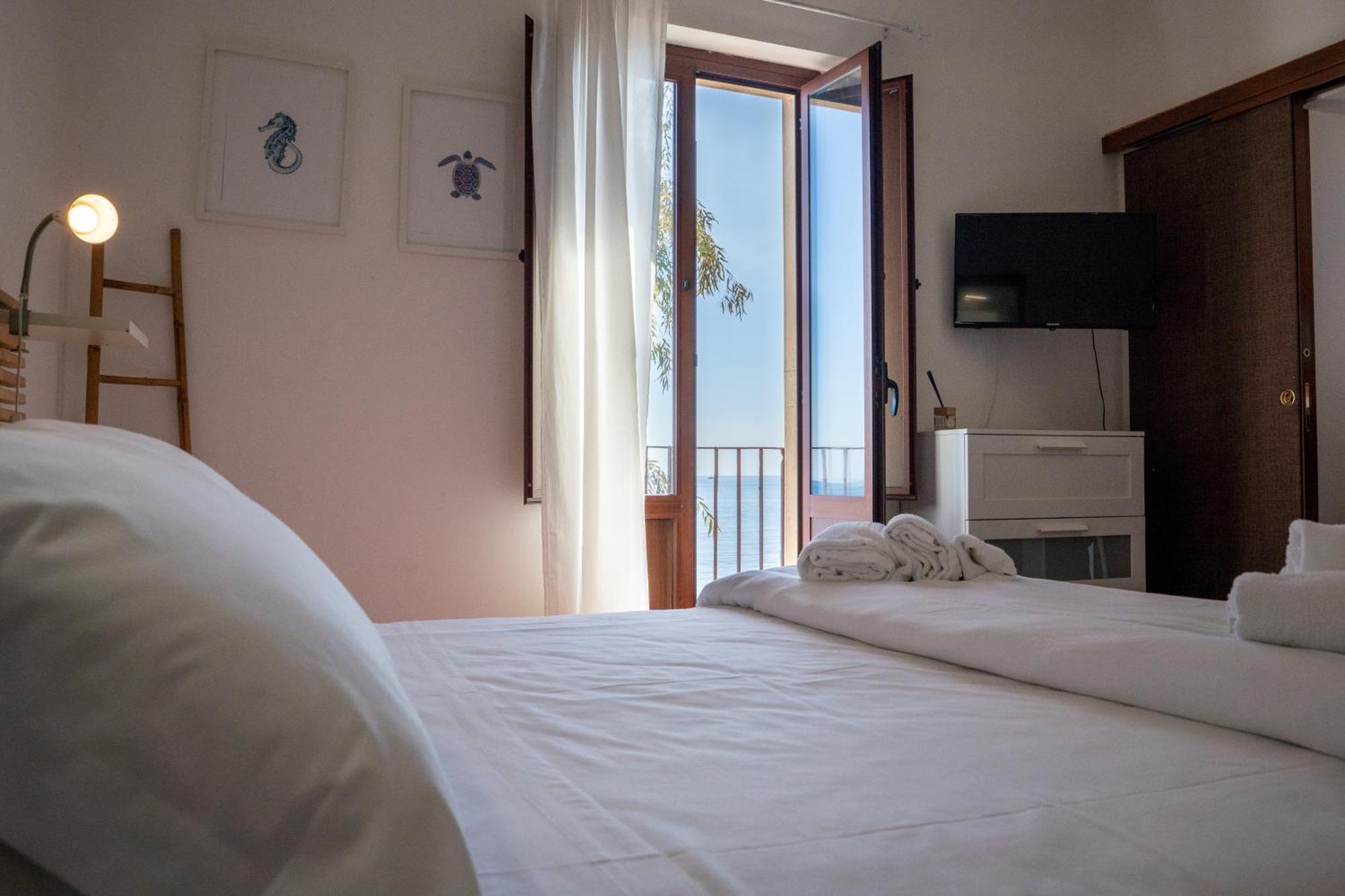 Casa Scala Hotell Acireale Eksteriør bilde